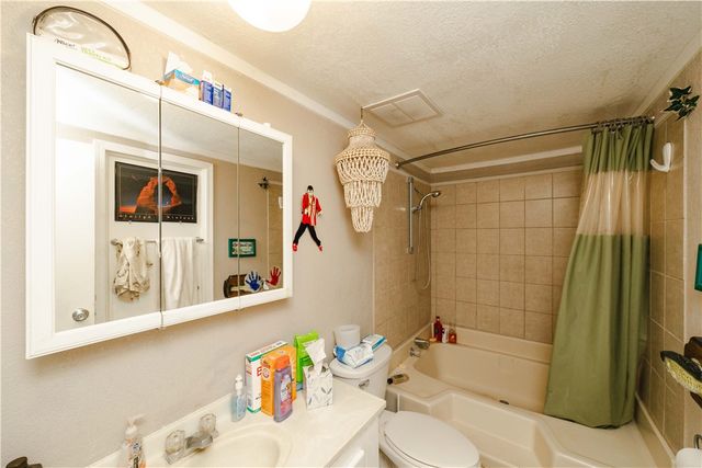 6916 W Agua Fria Drive, Golden Valley, AZ 86413