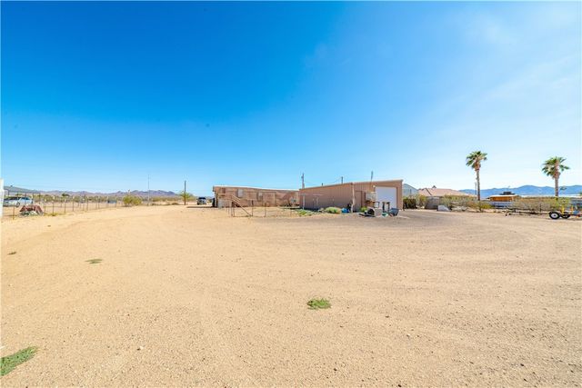 6916 W Agua Fria Drive, Golden Valley, AZ 86413