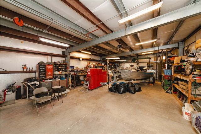 6916 W Agua Fria Drive, Golden Valley, AZ 86413