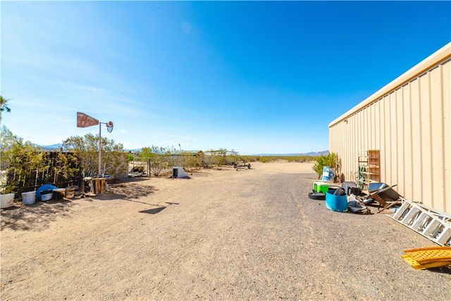 6916 W Agua Fria Drive, Golden Valley, AZ 86413