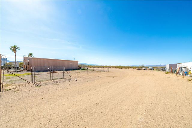 6916 W Agua Fria Drive, Golden Valley, AZ 86413