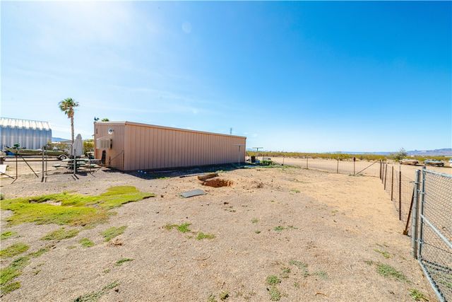 6916 W Agua Fria Drive, Golden Valley, AZ 86413