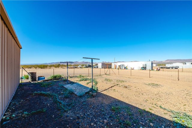 6916 W Agua Fria Drive, Golden Valley, AZ 86413