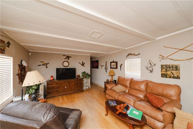 6916 W Agua Fria Drive, Golden Valley, AZ 86413