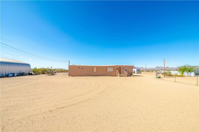 6916 W Agua Fria Drive, Golden Valley, AZ 86413