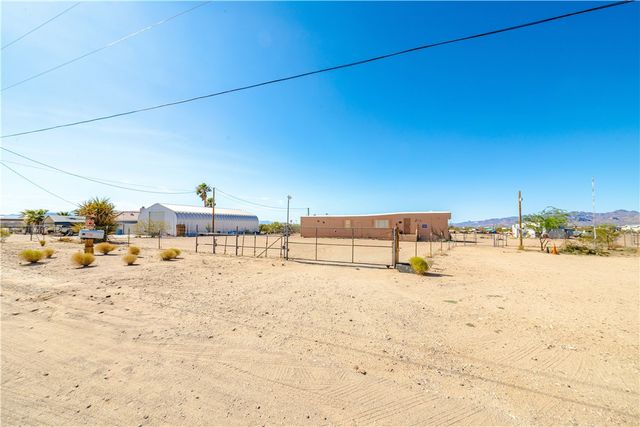 6916 W Agua Fria Drive, Golden Valley, AZ 86413