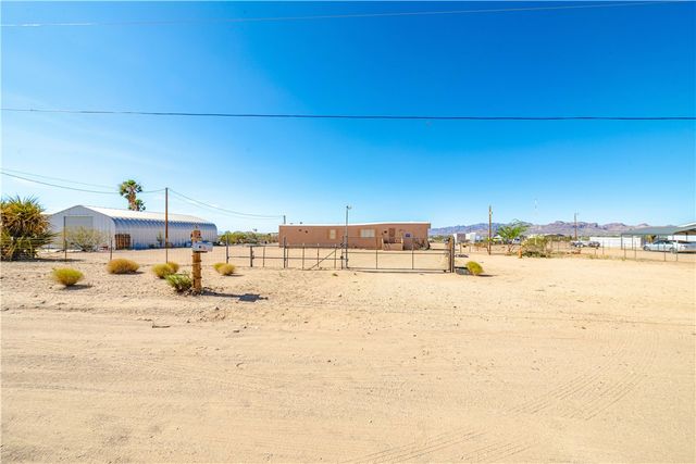 6916 W Agua Fria Drive, Golden Valley, AZ 86413