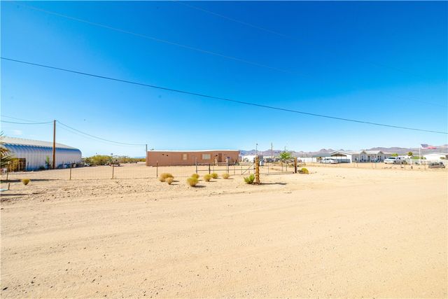 6916 W Agua Fria Drive, Golden Valley, AZ 86413