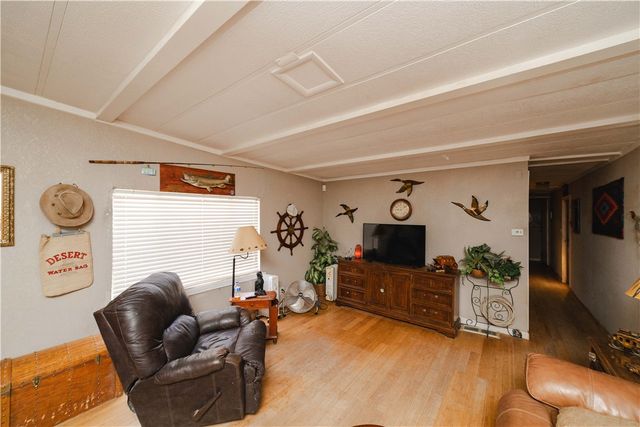 6916 W Agua Fria Drive, Golden Valley, AZ 86413