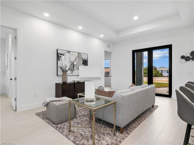 1310 11th TER, Cape Coral, FL 33993