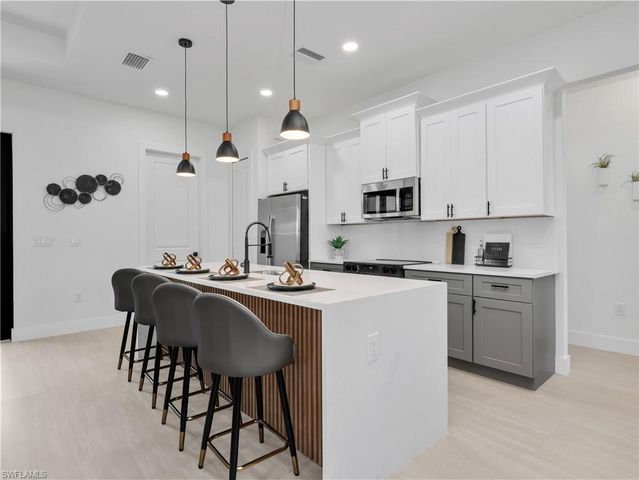 1310 11th TER, Cape Coral, FL 33993