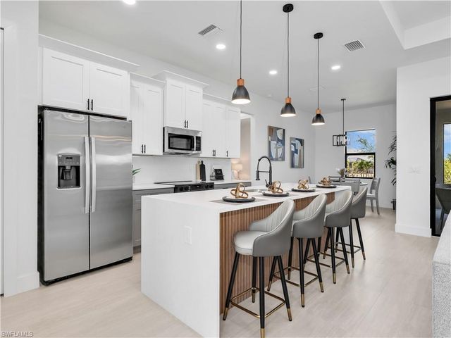 1310 11th TER, Cape Coral, FL 33993