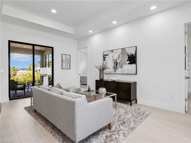 1310 11th TER, Cape Coral, FL 33993