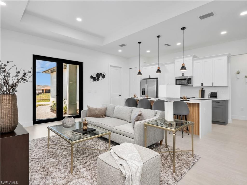 Image 10 of property listing at 1310 11th TER, Cape Coral, FL 33993