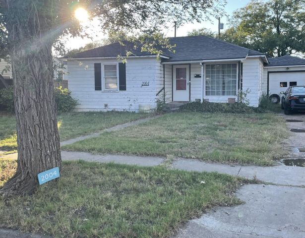 2004 S MONROE Street, Amarillo, TX 79109
