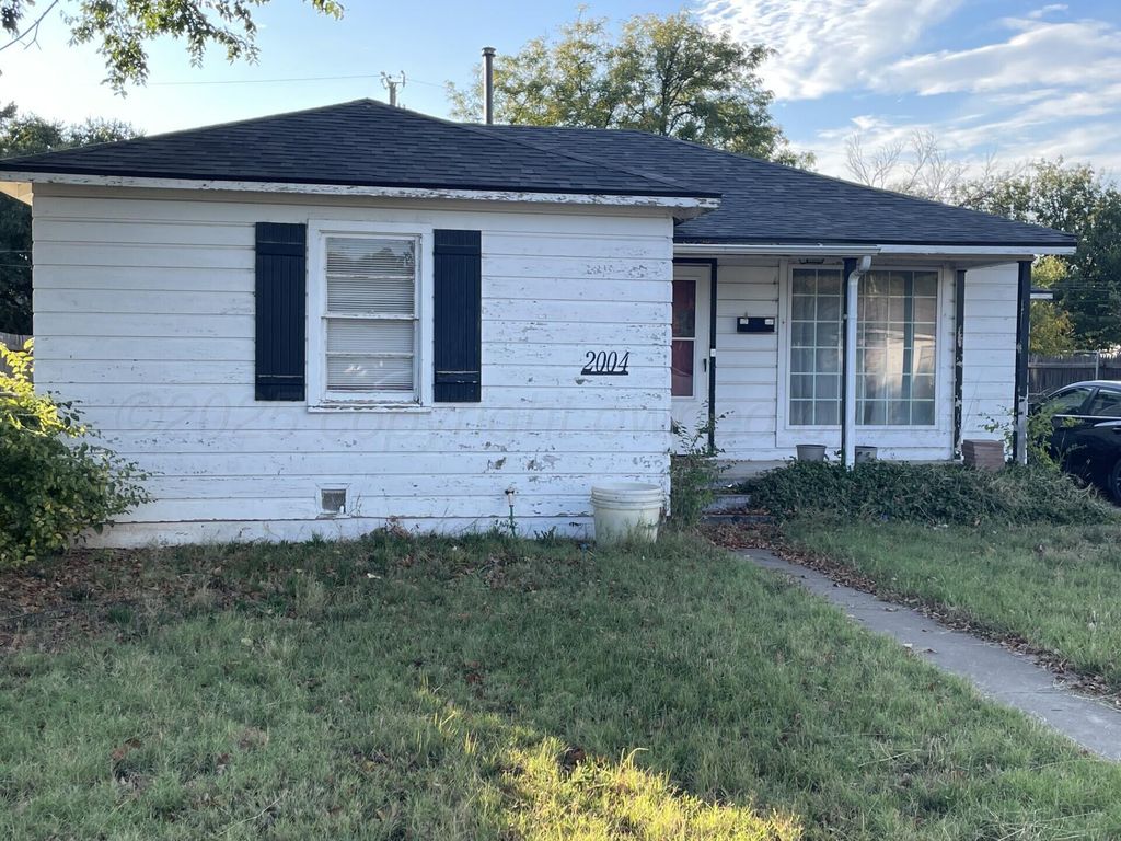 2004 S MONROE Street, Amarillo, TX 79109