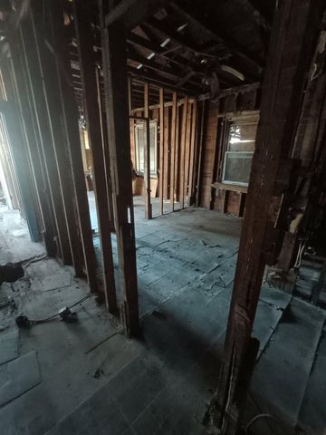 1105 W 15th Avenue, Gary, IN 46407