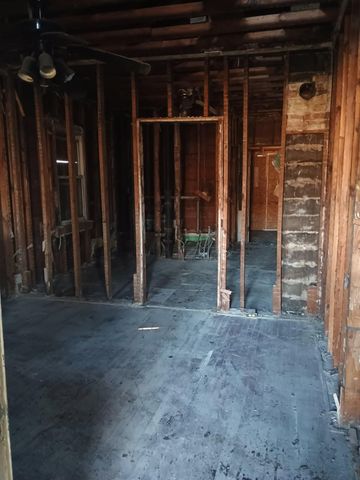 1105 W 15th Avenue, Gary, IN 46407
