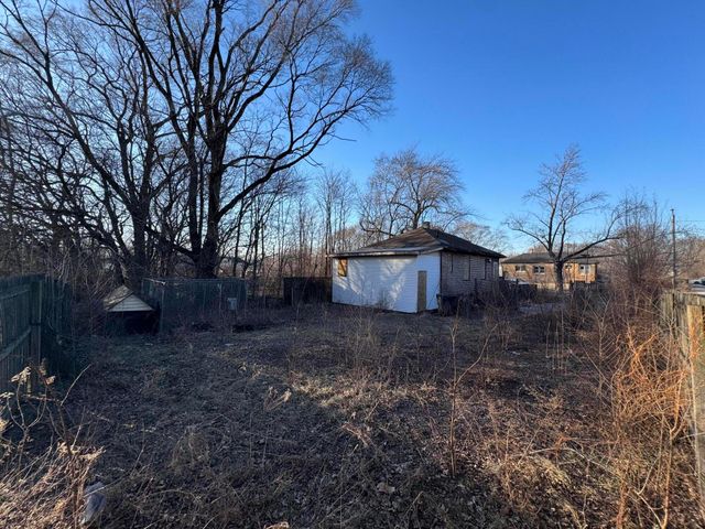 1105 W 15th Avenue, Gary, IN 46407