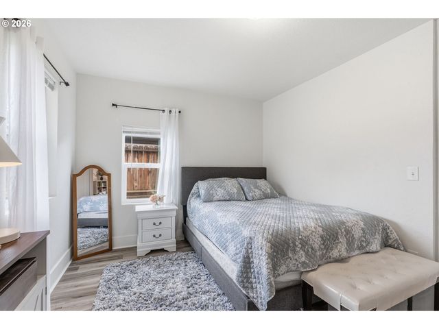 1002 N 6TH Ave, Kelso, WA 98626