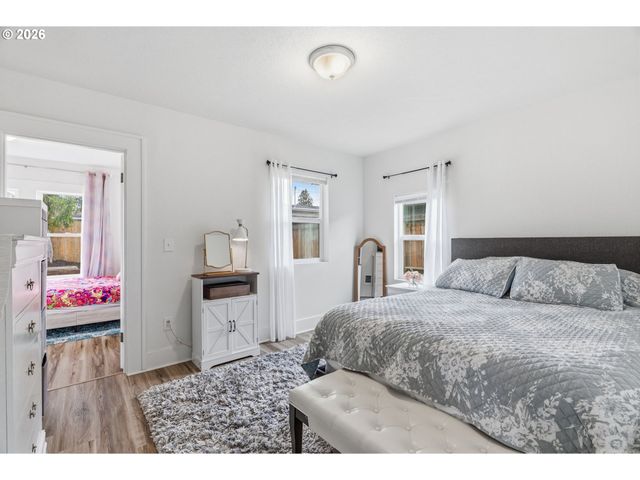 1002 N 6TH Ave, Kelso, WA 98626