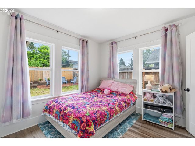 1002 N 6TH Ave, Kelso, WA 98626