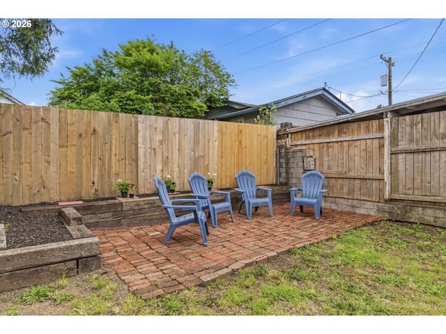 1002 N 6TH Ave, Kelso, WA 98626