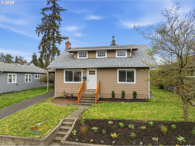 1002 N 6TH Ave, Kelso, WA 98626
