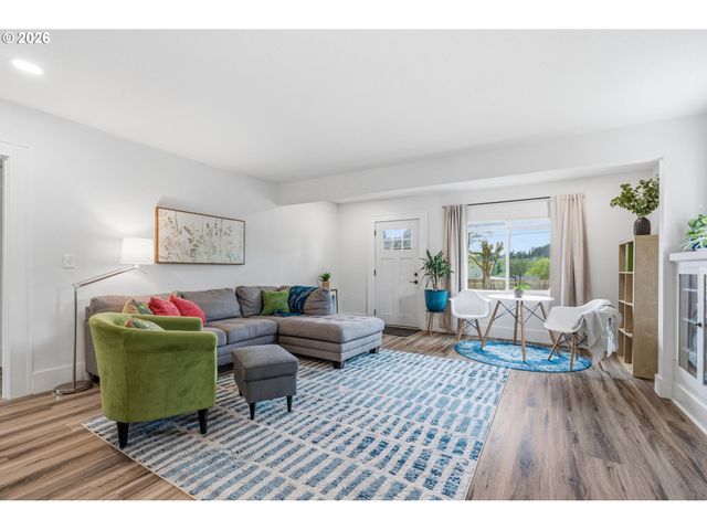 1002 N 6TH Ave, Kelso, WA 98626
