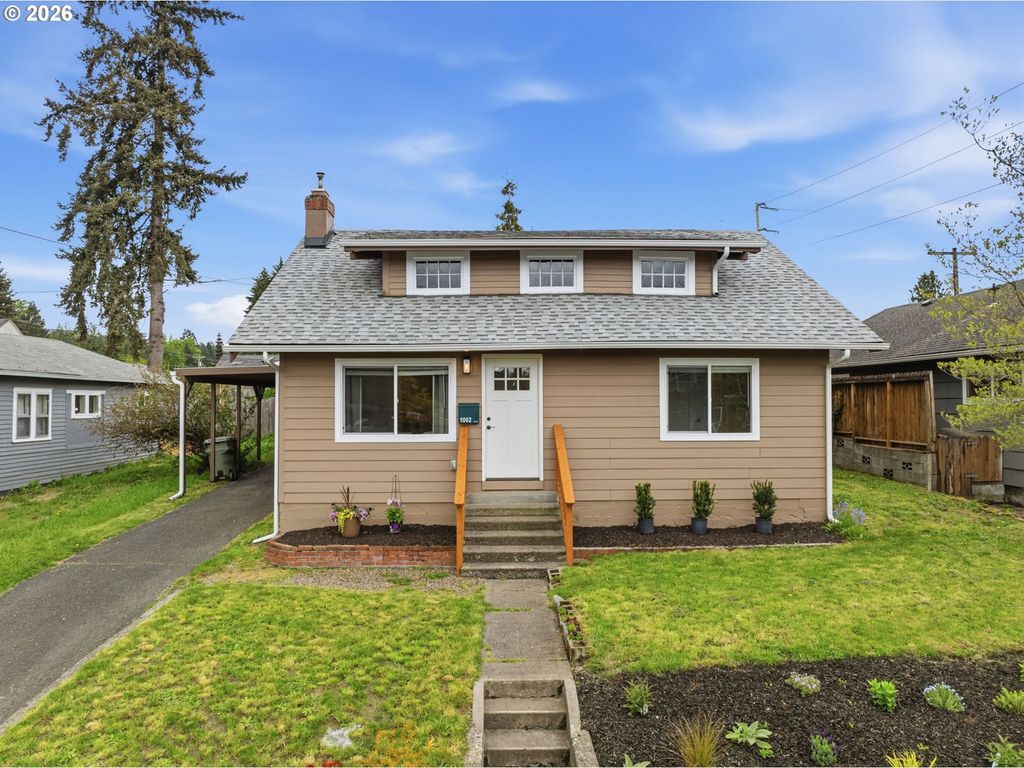1002 N 6TH Ave, Kelso, WA 98626