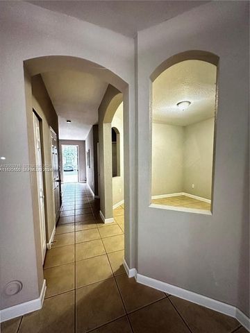 10328 NW 31st Terrace, Doral, FL 33172