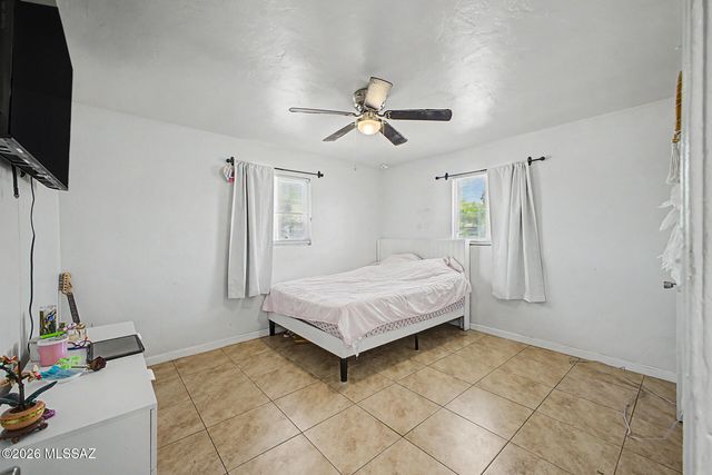 972 N Chrysler Drive, Tucson, AZ 85716