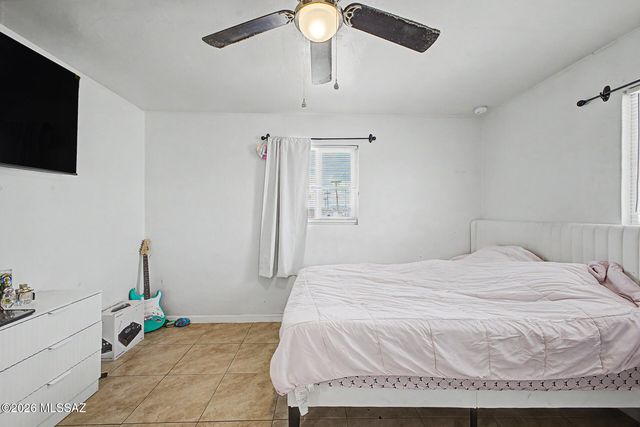 972 N Chrysler Drive, Tucson, AZ 85716