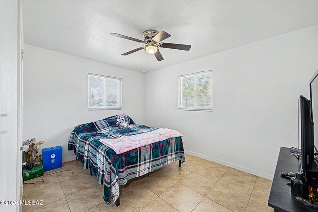 972 N Chrysler Drive, Tucson, AZ 85716