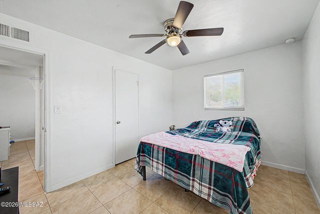 972 N Chrysler Drive, Tucson, AZ 85716