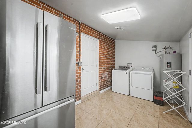 972 N Chrysler Drive, Tucson, AZ 85716