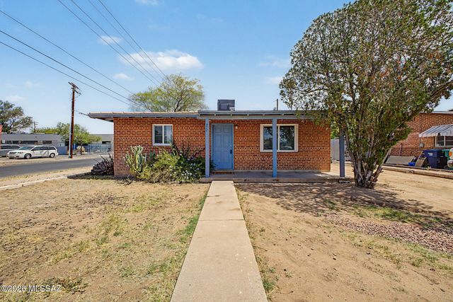 972 N Chrysler Drive, Tucson, AZ 85716