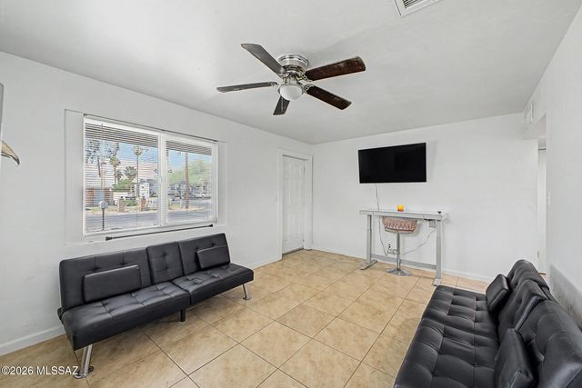 972 N Chrysler Drive, Tucson, AZ 85716