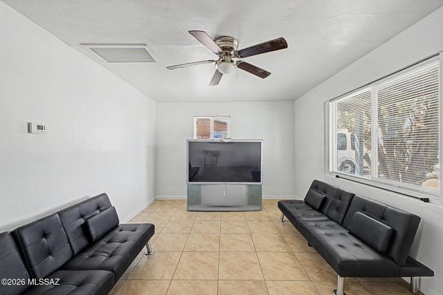 972 N Chrysler Drive, Tucson, AZ 85716