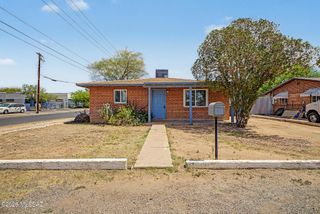 972 N Chrysler Drive, Tucson, AZ 85716