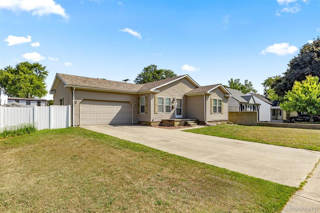 5835 Weddel Street, Taylor, MI 48180