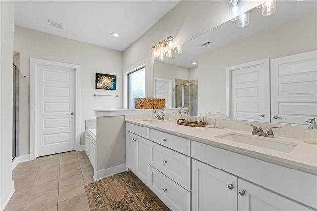 2647 S Cobalt Avenue, Fayetteville, AR 72701