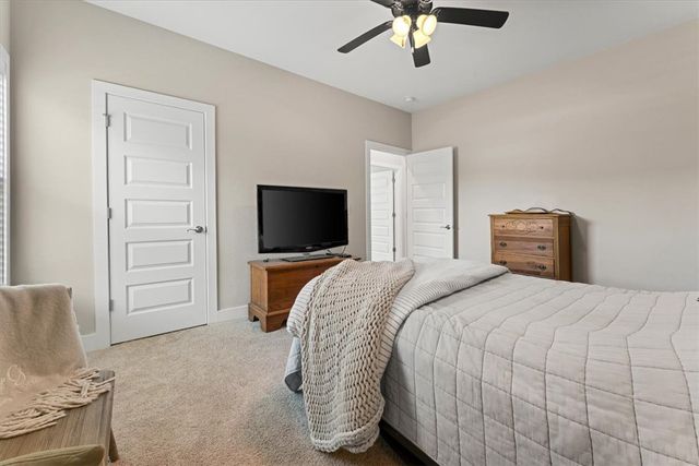 2647 S Cobalt Avenue, Fayetteville, AR 72701