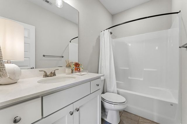 2647 S Cobalt Avenue, Fayetteville, AR 72701
