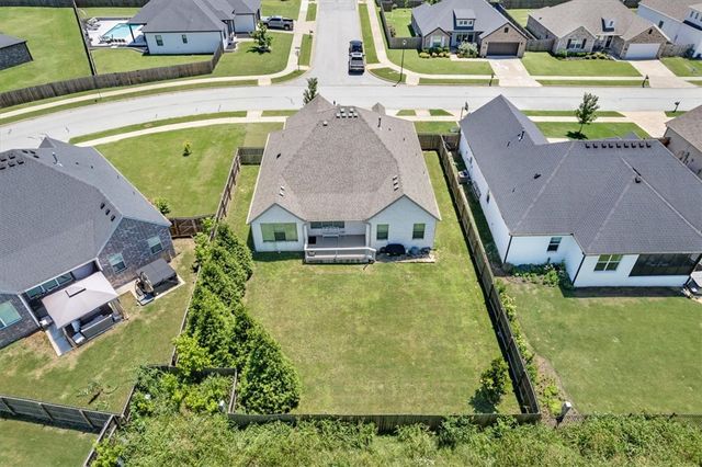 2647 S Cobalt Avenue, Fayetteville, AR 72701