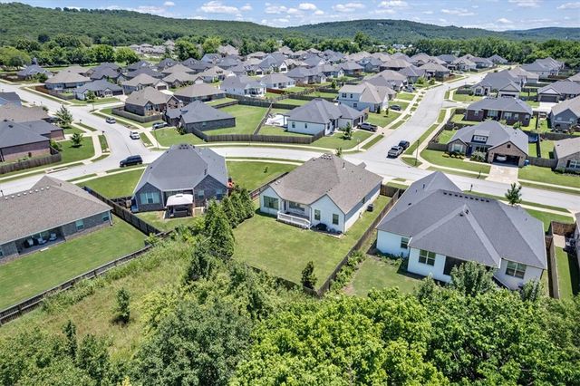 2647 S Cobalt Avenue, Fayetteville, AR 72701