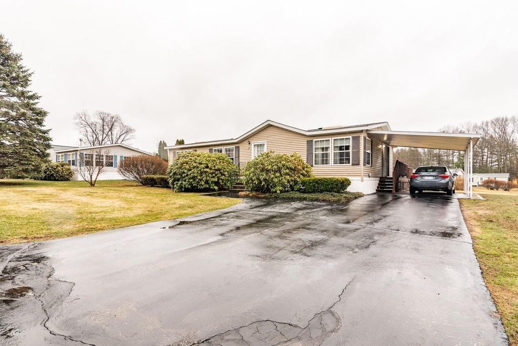 17 Constitution Way, Dover, NH 03820