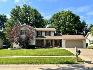 16059 Meadow Oak Drive, Chesterfield, MO 63017