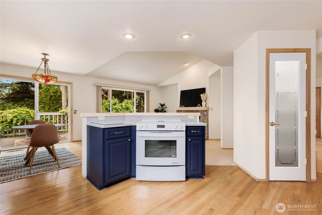 34504 8th Avenue SW, Federal Way, WA 98023