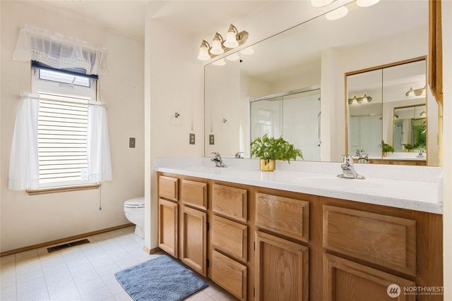 34504 8th Avenue SW, Federal Way, WA 98023
